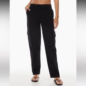 Aritiza Wilfred - Modern Cargo Pant in Black